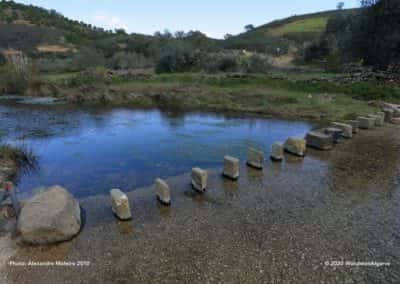 Wandelroute Masmorra TAV PR8 loopt langs en door de rivier