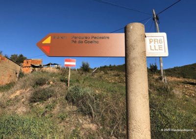 Routebord op wandeling Loulé PR6 Pe do Coelho